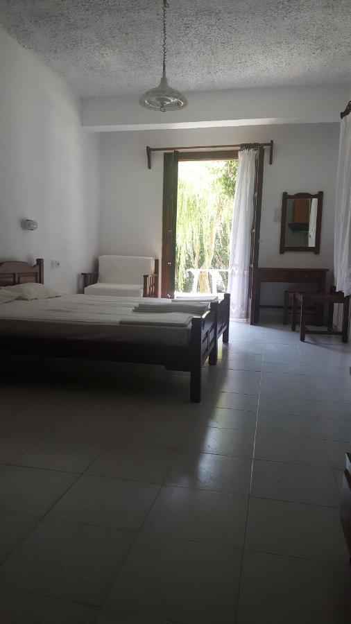 Amalia Apartments Koukounaries ภายนอก รูปภาพ